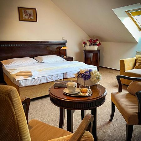 Hotel U Zeleneho Stromu 네포묵 외부 사진
