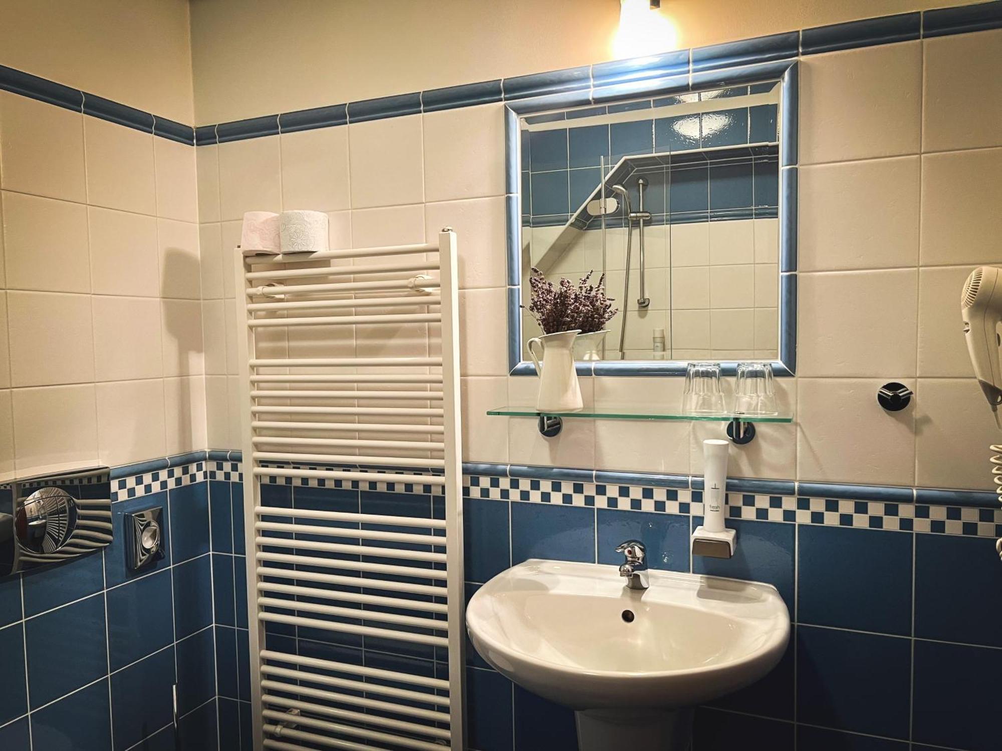 Hotel U Zeleneho Stromu 네포묵 외부 사진