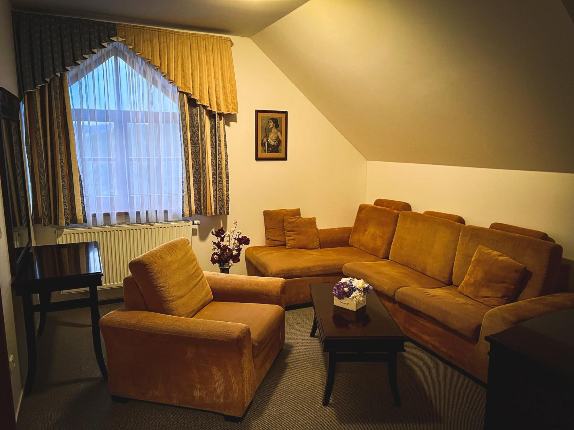 Hotel U Zeleneho Stromu 네포묵 외부 사진