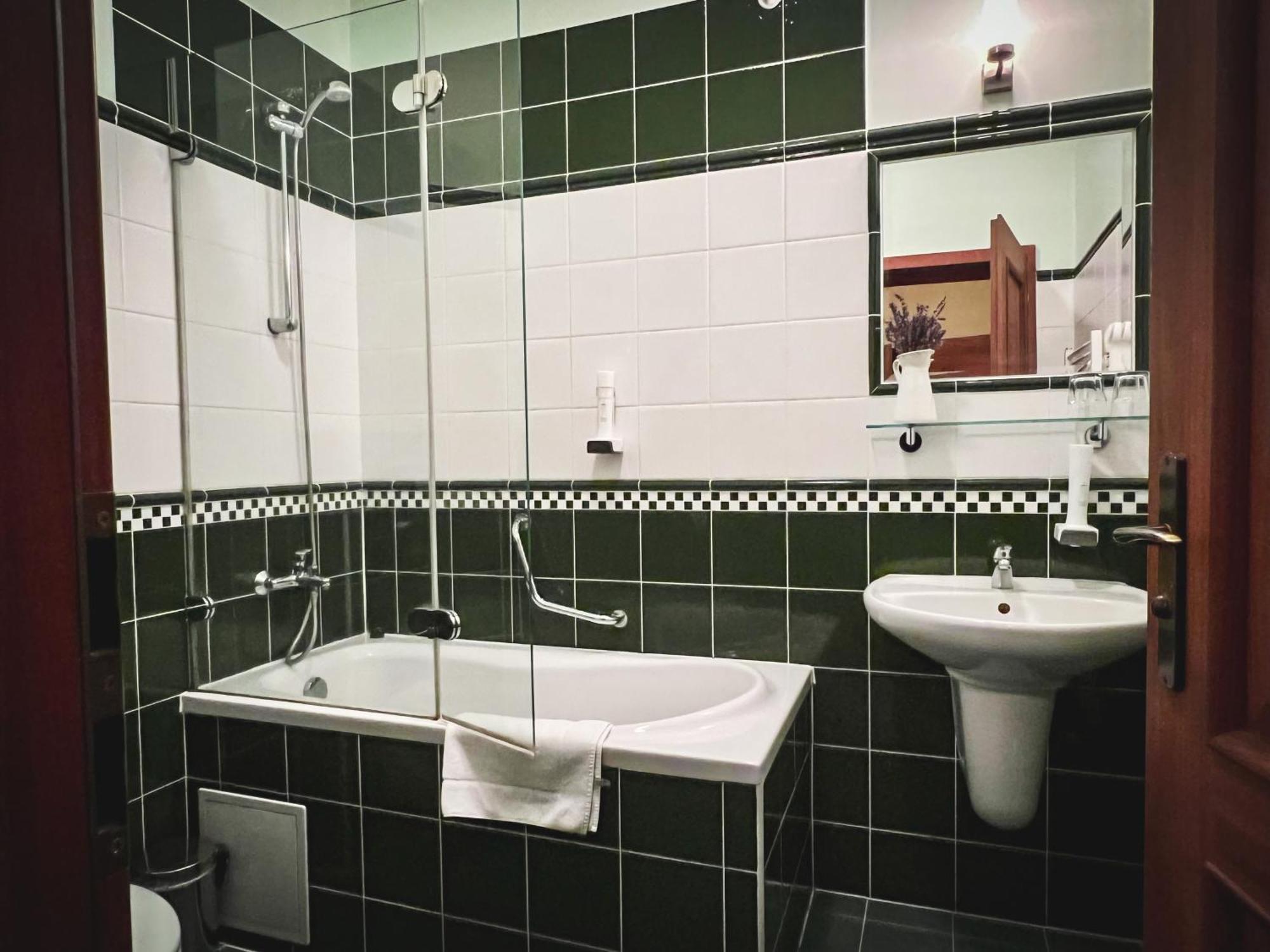 Hotel U Zeleneho Stromu 네포묵 외부 사진