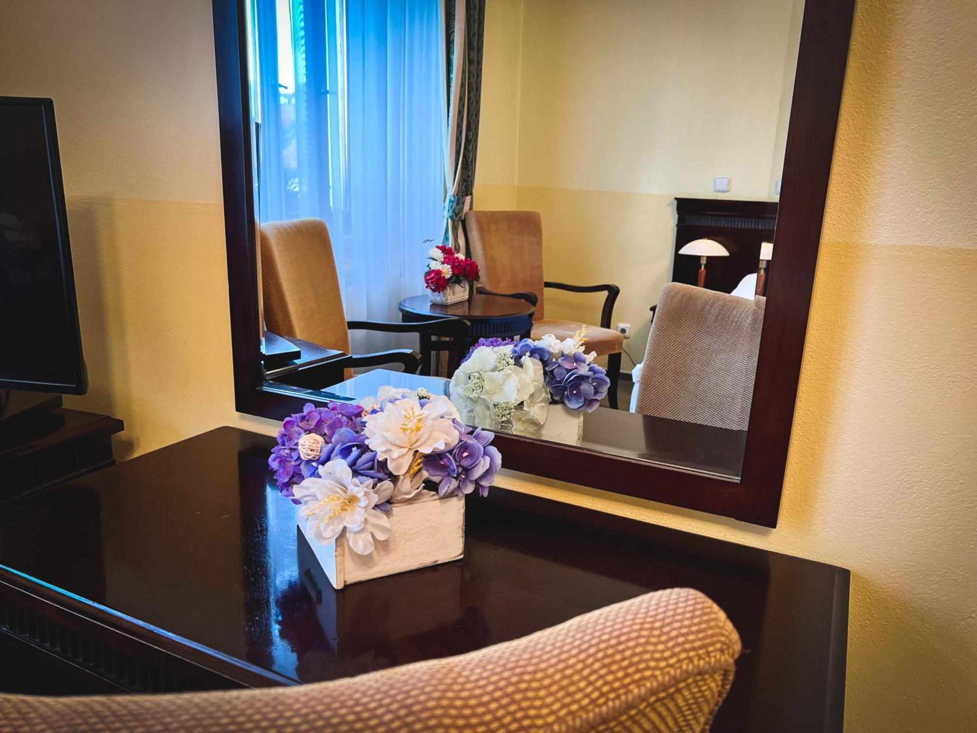 Hotel U Zeleneho Stromu 네포묵 외부 사진