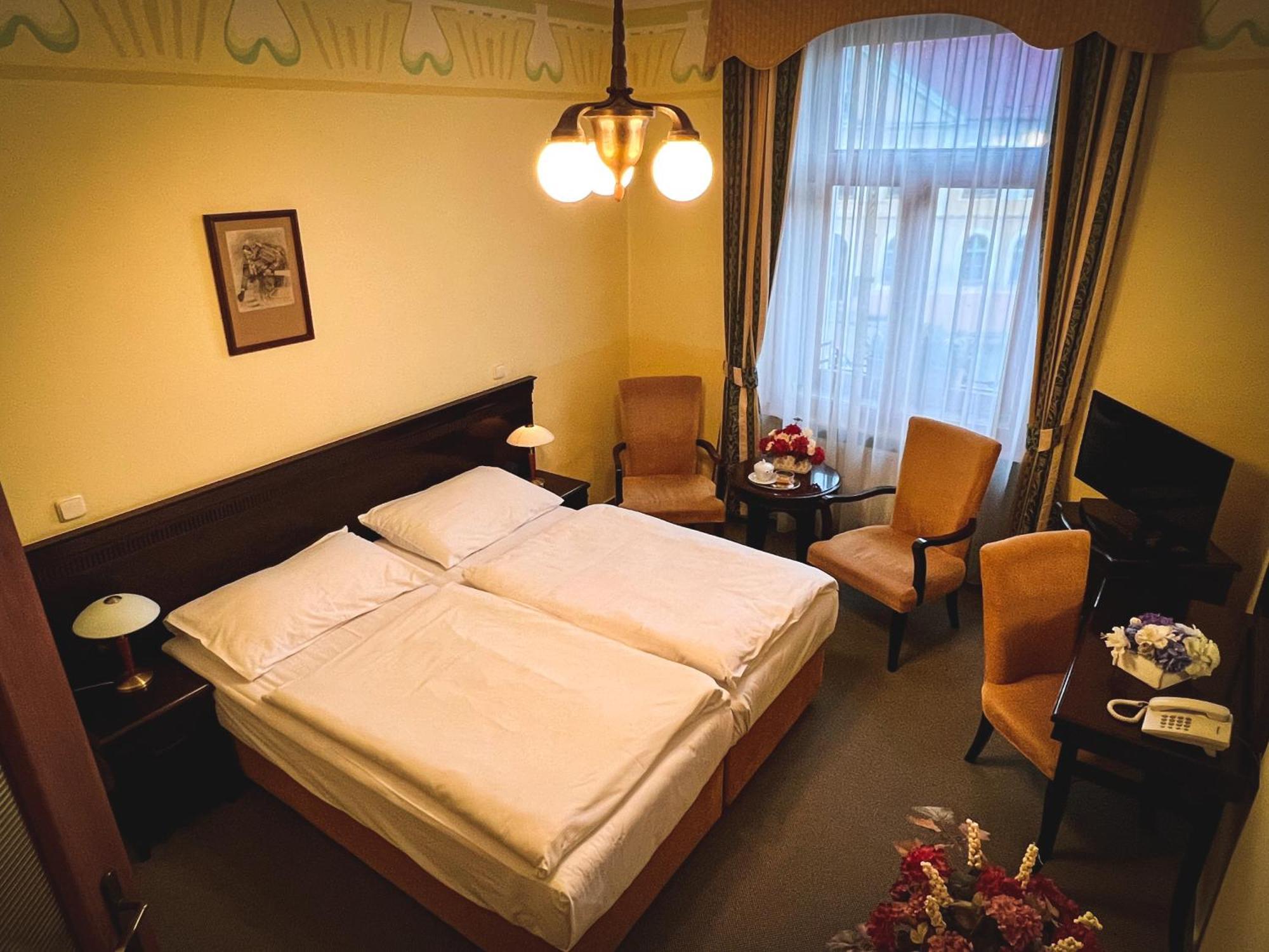 Hotel U Zeleneho Stromu 네포묵 외부 사진