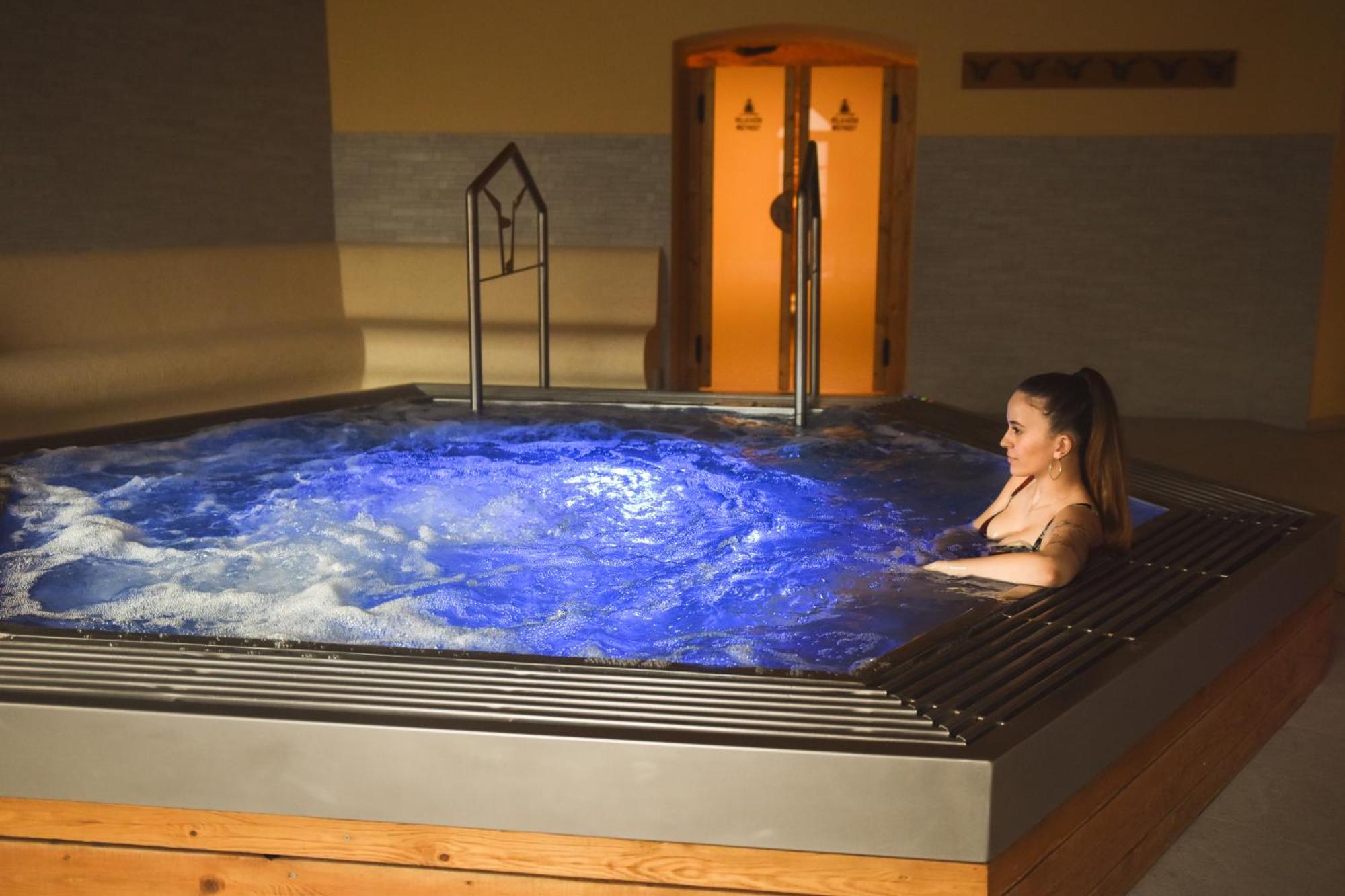 Hotel U Zeleneho Stromu 네포묵 외부 사진