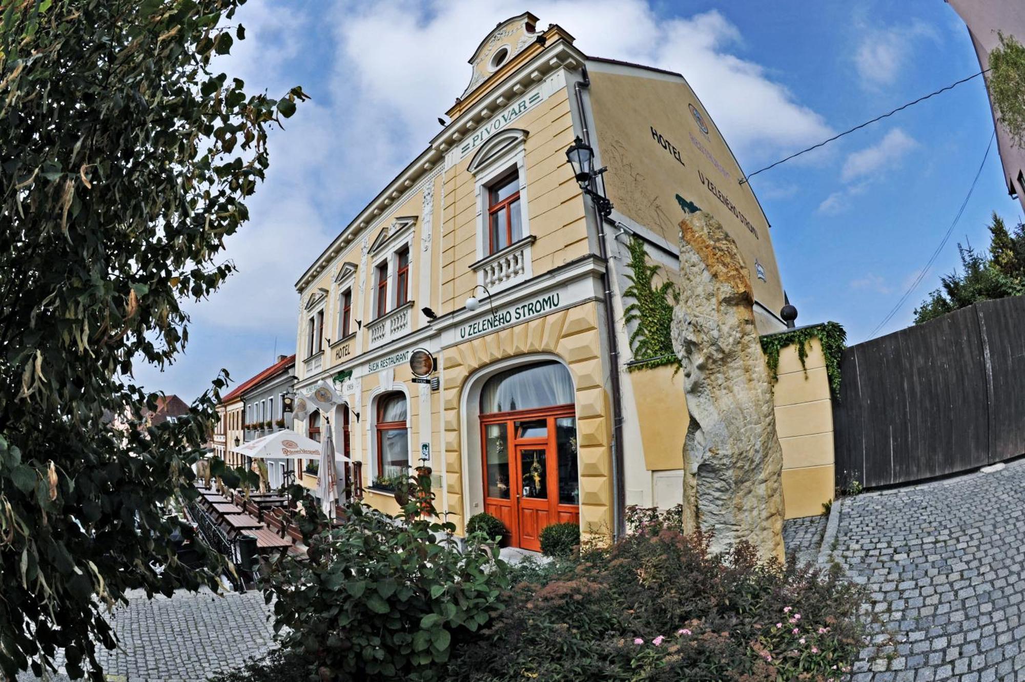 Hotel U Zeleneho Stromu 네포묵 외부 사진