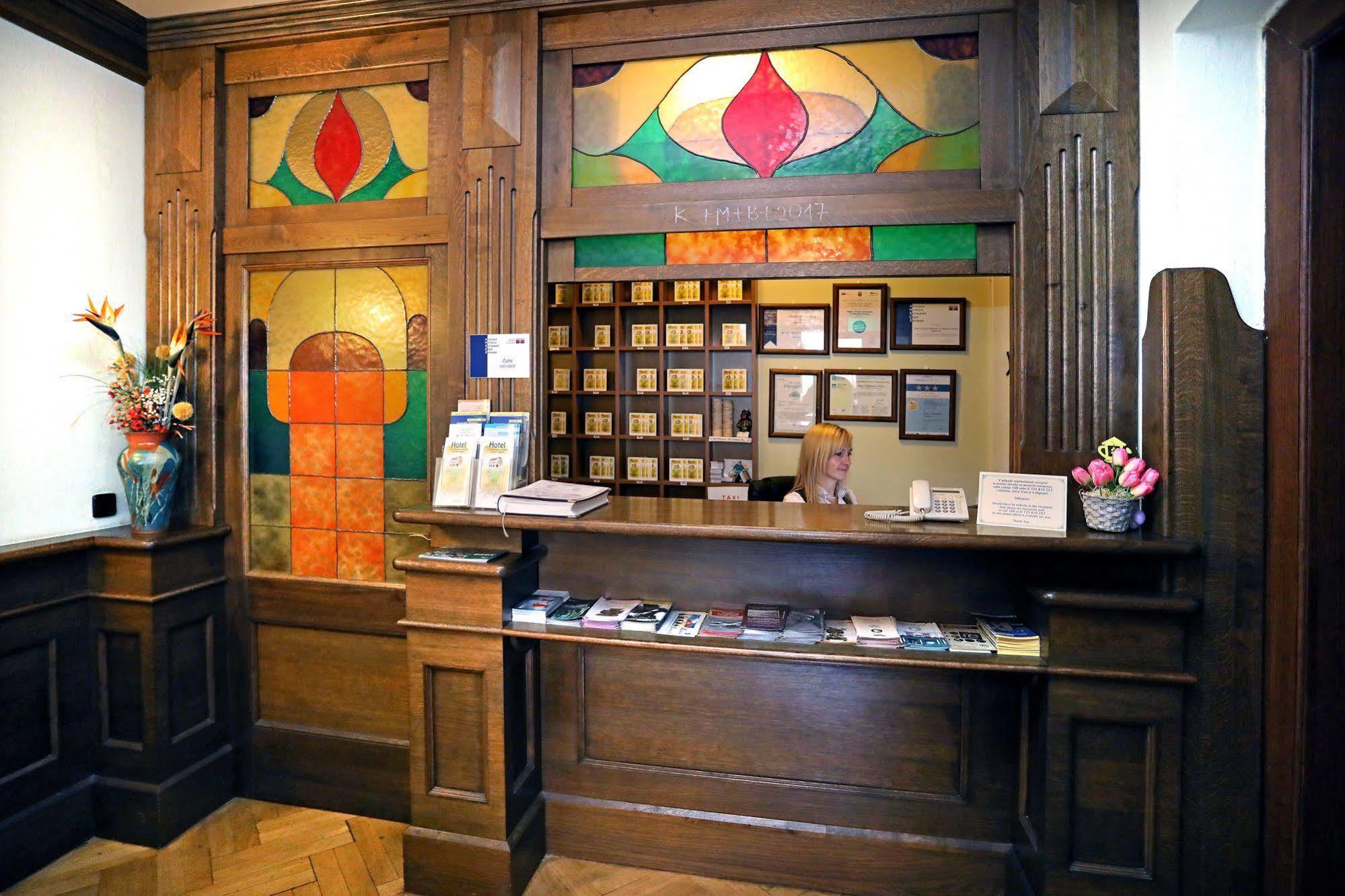 Hotel U Zeleneho Stromu 네포묵 외부 사진